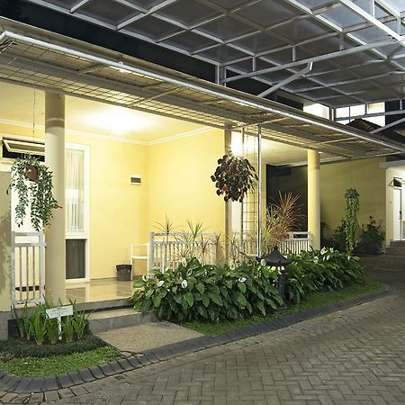 Riverstone Hotel & Cottage Batu  Luaran gambar