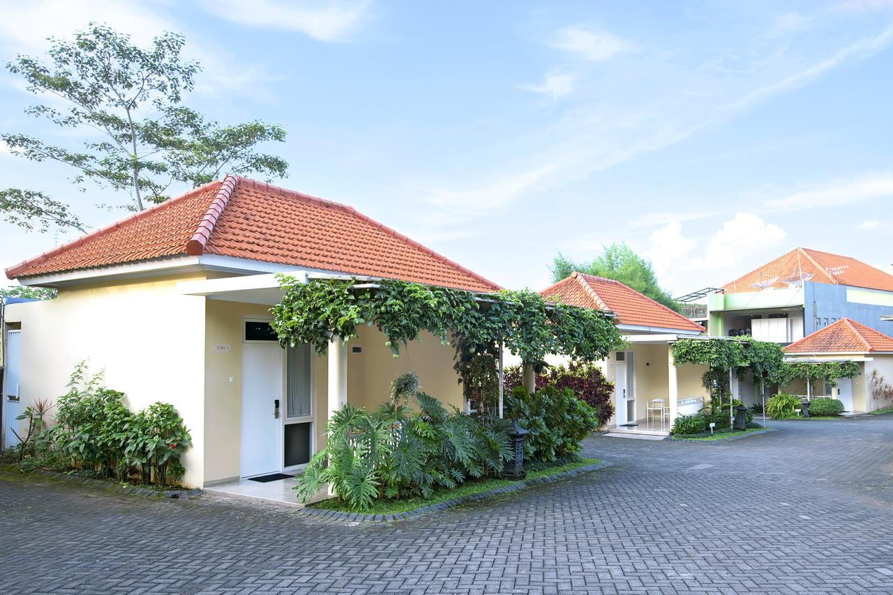 Riverstone Hotel & Cottage Batu  Luaran gambar